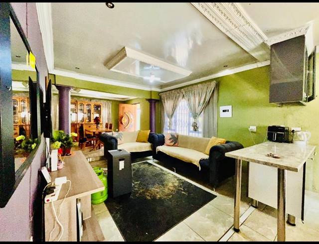 4 BEDROOM HOUSE FOR SALE IN NELLMAPIUS